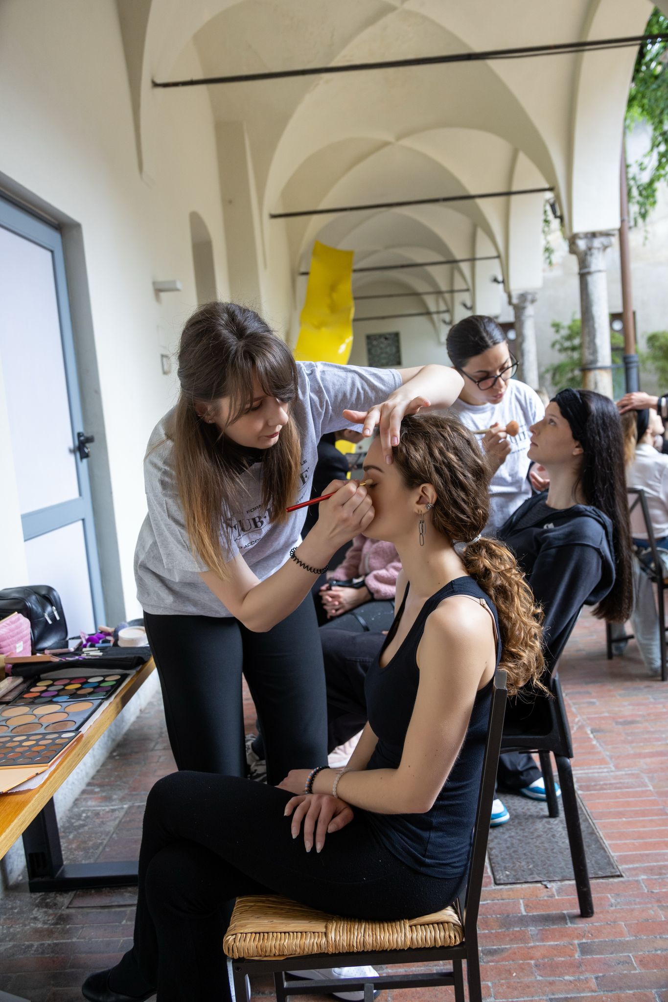 HAIR & MAKE-UP 